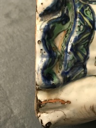 Une figure de Shoulao assis sur un cerf en porcelaine de Chine wucai, Wanli