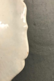 Cinq pi&egrave;ces en porcelaine de Chine famille rose &agrave; d&eacute;cor 'pseudo feuille de tabac', Qianlong