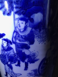 A Chinese blue and white sleeve vase with figural design all-round, Transitional period