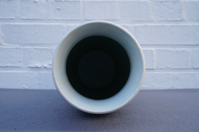 A Chinese blue and white sleeve vase with figural design all-round, Transitional period