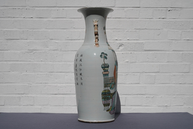 A large Chinese qianjiang cai vase with two ladies, 19/20th C.