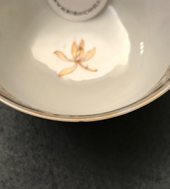 Une tasse et soucoupe en porcelaine de Chine famille rose &agrave; d&eacute;cor d'insectes, Yongzheng