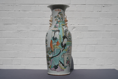 A large Chinese qianjiang cai vase with two ladies, 19/20th C.