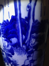 A Chinese blue and white sleeve vase with figural design all-round, Transitional period