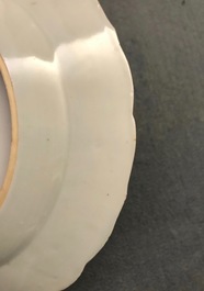 Cinq pi&egrave;ces en porcelaine de Chine famille rose &agrave; d&eacute;cor 'pseudo feuille de tabac', Qianlong