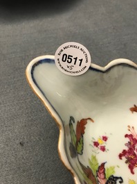 Cinq pi&egrave;ces en porcelaine de Chine famille rose &agrave; d&eacute;cor 'pseudo feuille de tabac', Qianlong