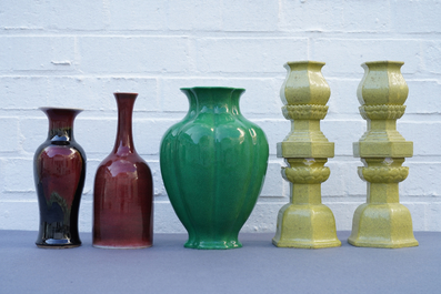 Huit pi&egrave;ces en porcelaine de Chine monochrome, 19/20&egrave;me