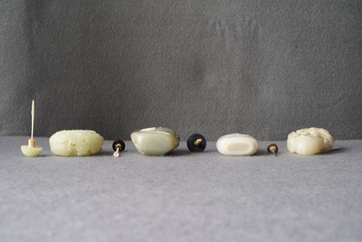Vier Chinese jade snuifflessen, 19/20e eeuw