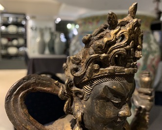 Une figure de Weituo en bronze laqu&eacute; et dor&eacute;, Chine, Ming