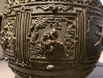Une grande jardini&egrave;re en bronze &agrave; d&eacute;cor en relief, Chine, marque de Xuande, 18/19&egrave;me