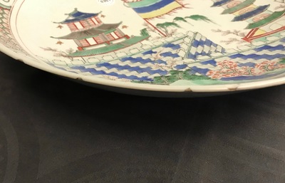 Un plat en porcelaine de Chine famille verte, Kangxi