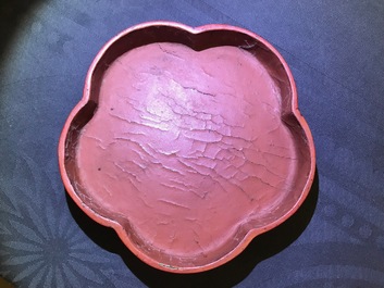 A Chinese carved cinnabar lacquer box and cover, Wanli mark, 18/19th C.