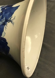 Een Chinese blauw-witte gu vaas met landschapsdecor, Kangxi merk en periode