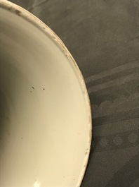 Een Chinese blauw-witte gu vaas met landschapsdecor, Kangxi merk en periode