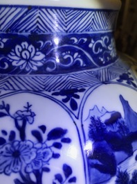 Een Chinese blauw-witte dekselvaas, Kangxi