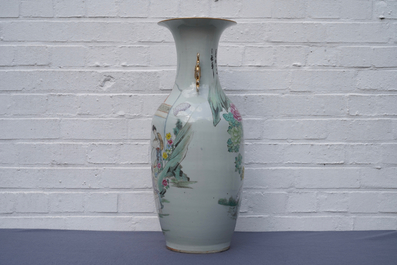A Chinese famille rose two-sided design vase, 19/20th C.