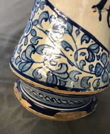 Een blauw-witte Antwerpse majolica albarello, 2e helft 16e eeuw