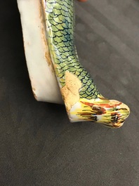 Une paire de terrines en forme de canards en fa&iuml;ence de Delft polychrome, 18&egrave;me