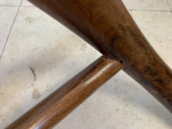 Une paire de chaises chinoises en bois huanghuali, R&eacute;publique, 20&egrave;me