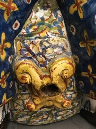 Une fontaine de table de type 'Bobbejak' en fa&iuml;ence polychrome de Delft, 18&egrave;me