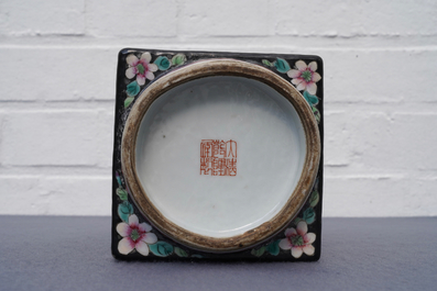 A Chinese famille rose millefleurs 'cong' vase, Qianlong mark, Republic, 20th C.