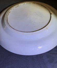 Een 16-delig Chinees Canton famille rose servies, 19e eeuw