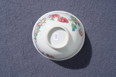 A fine Chinese famille rose cup and saucer with floral design, Yongzheng