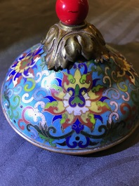 Une grande verseuse 'Duomuhu' en &eacute;maux cloisonn&eacute;s et bronze dor&eacute; incrust&eacute;, R&eacute;publique, 20&egrave;me