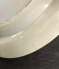Een 16-delig Chinees Canton famille rose servies, 19e eeuw