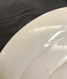 Een 16-delig Chinees Canton famille rose servies, 19e eeuw