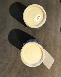 Zes paar Chinese blauw-witte miniatuur vaasjes, Kangxi