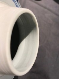 Un pot &agrave; gingembre en porcelaine de Chine bleu et blanc, marque de Jiajing, Kangxi