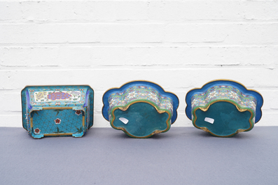 A Chinese cloisonn&eacute; rouleau vase and four jardini&egrave;res, 19/20th C.