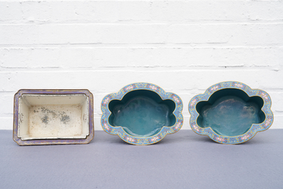 A Chinese cloisonn&eacute; rouleau vase and four jardini&egrave;res, 19/20th C.