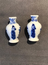 Zes paar Chinese blauw-witte miniatuur vaasjes, Kangxi