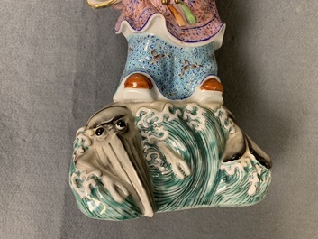 Une collection vari&eacute;e de figures en porcelaine de Chine, 18&egrave;me et apr&egrave;s