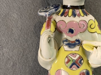 Une collection vari&eacute;e de figures en porcelaine de Chine, 18&egrave;me et apr&egrave;s