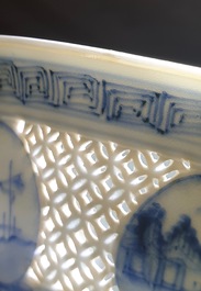 Een Chinese blauw-witte ajour kom met landschapsdecor, Transitie periode