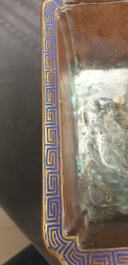 A Chinese cloisonn&eacute; rouleau vase and four jardini&egrave;res, 19/20th C.