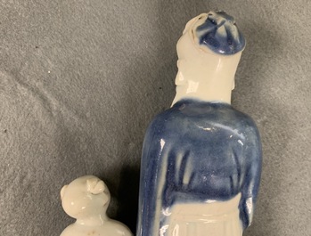 Une collection vari&eacute;e de figures en porcelaine de Chine, 18&egrave;me et apr&egrave;s