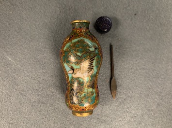Ten Chinese cloisonn&eacute; snuff bottles, 19/20th C.