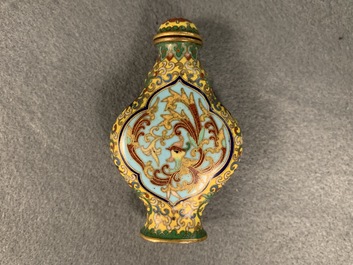 Ten Chinese cloisonn&eacute; snuff bottles, 19/20th C.