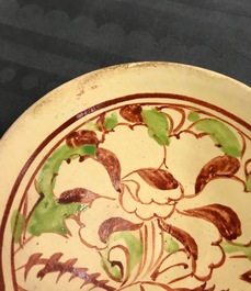 Two Chinese polychrome Cizhou bowls with floral designs, Jin/Yuan