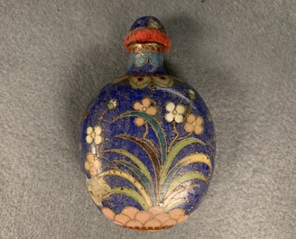 Ten Chinese cloisonn&eacute; snuff bottles, 19/20th C.