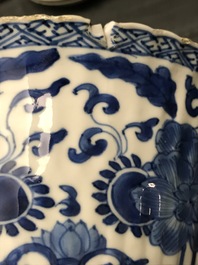 Sept pi&egrave;ces en porcelaine de Chine bleu et blanc, rouge de fer et de style Imari, Kangxi/Qianlong