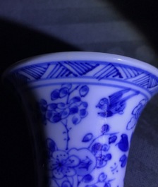 Zes paar Chinese blauw-witte miniatuur vaasjes, Kangxi