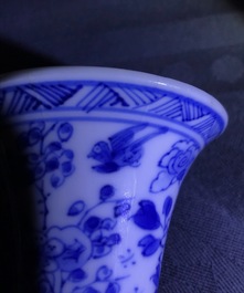 Zes paar Chinese blauw-witte miniatuur vaasjes, Kangxi