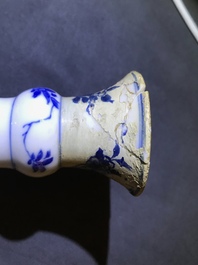 Drie paar Chinese blauw-witte vazen, Kangxi
