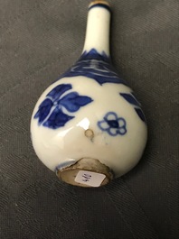 Zes paar Chinese blauw-witte miniatuur vaasjes, Kangxi