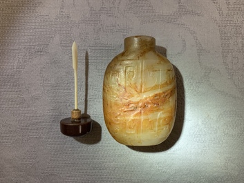 Cinq tabati&egrave;res en jade c&eacute;ladon et rouille, Chine, 19/20&egrave;me